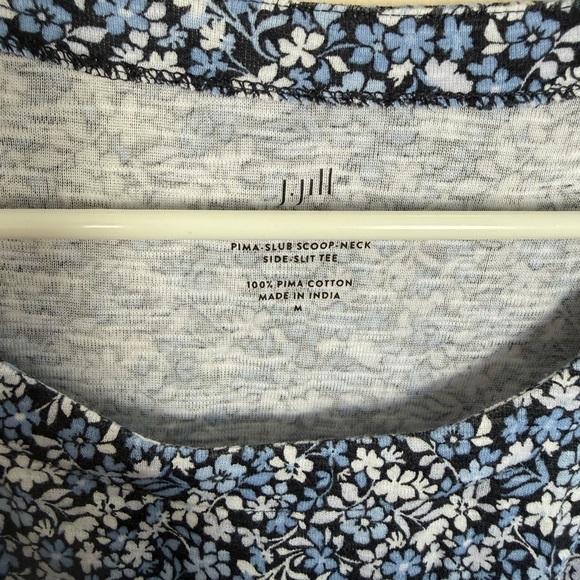 J. Jill Women’s Sz M Blue Floral Pima-Slub Scoop Neck T-Shirt With Side Slits - Picture 3 of 6